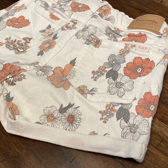 🍁🌼Abercrombie Kids floral shorts 7/8🍂 - Picture 7 of 11